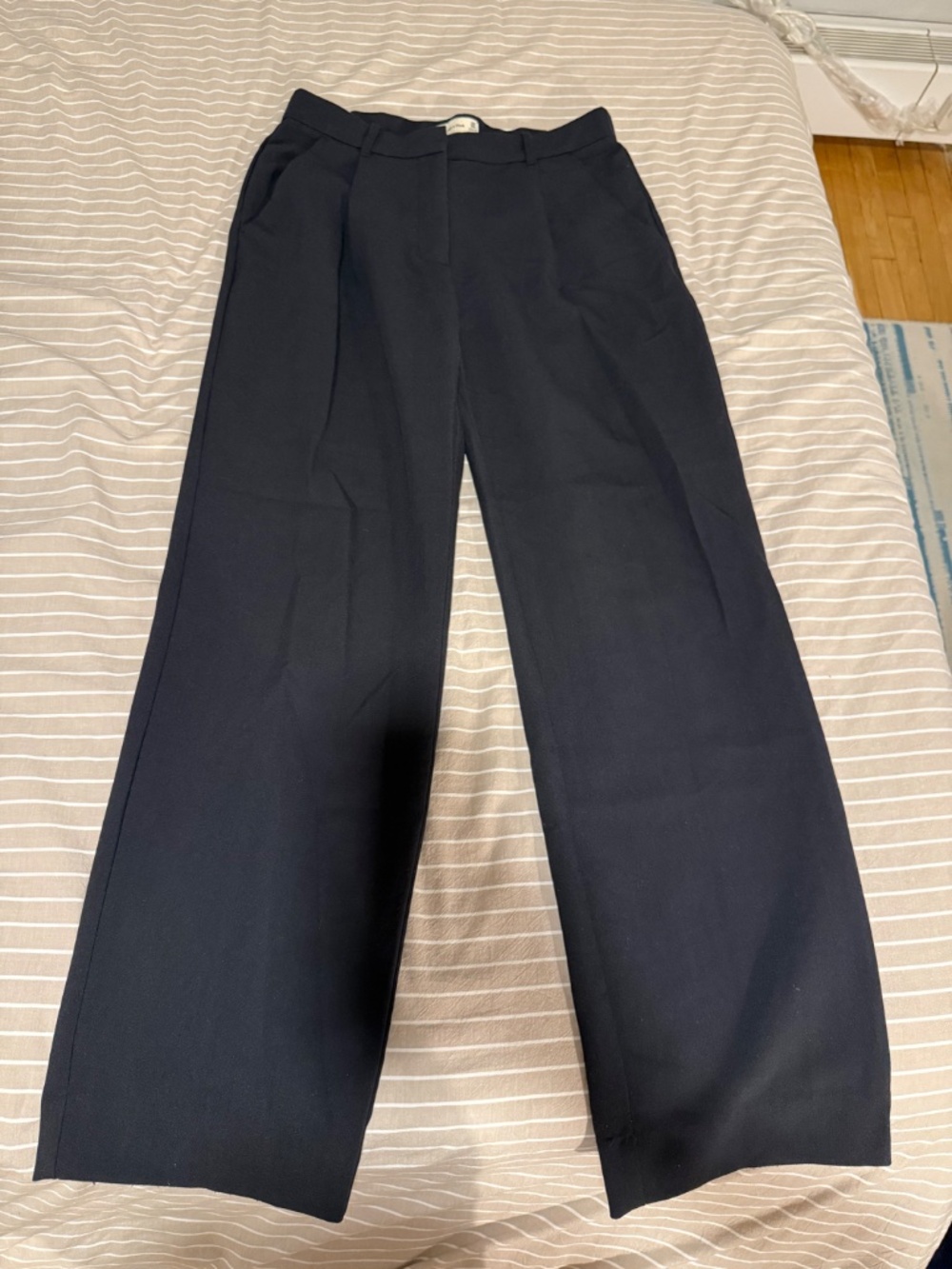 Abercrombie & Fitch Sloane Tailored Wide Leg Pant in Black Size 30/10 L - Picture 2 of 6